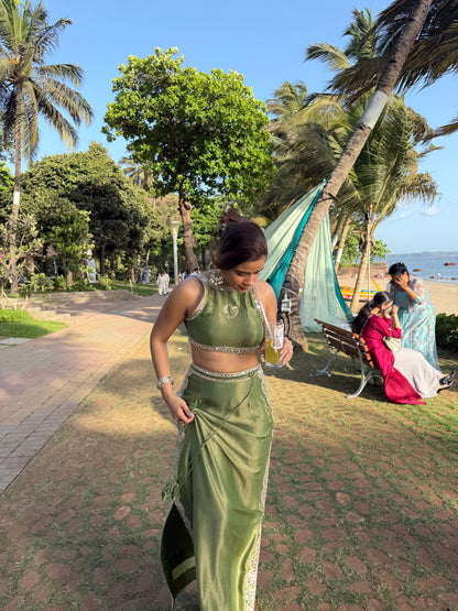 Aaina Set