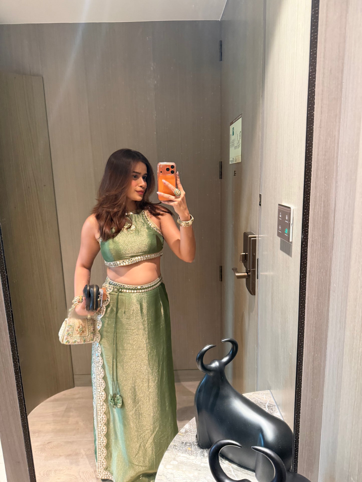Aaina Set